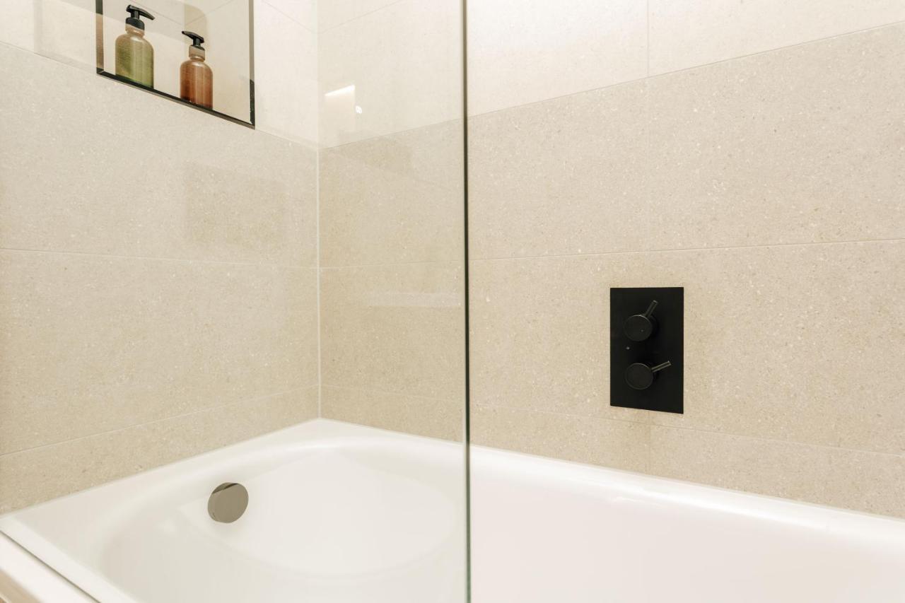 Premier Refurbished Central Flat ボーンマス エクステリア 写真